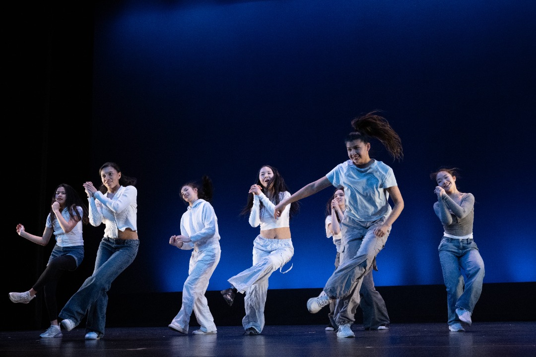 Dance Performance 4